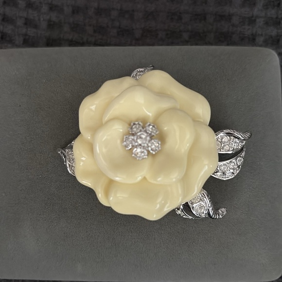 Nolan Miller Jewelry - Nolan Miller Lara Brooch - The Glamour Collection